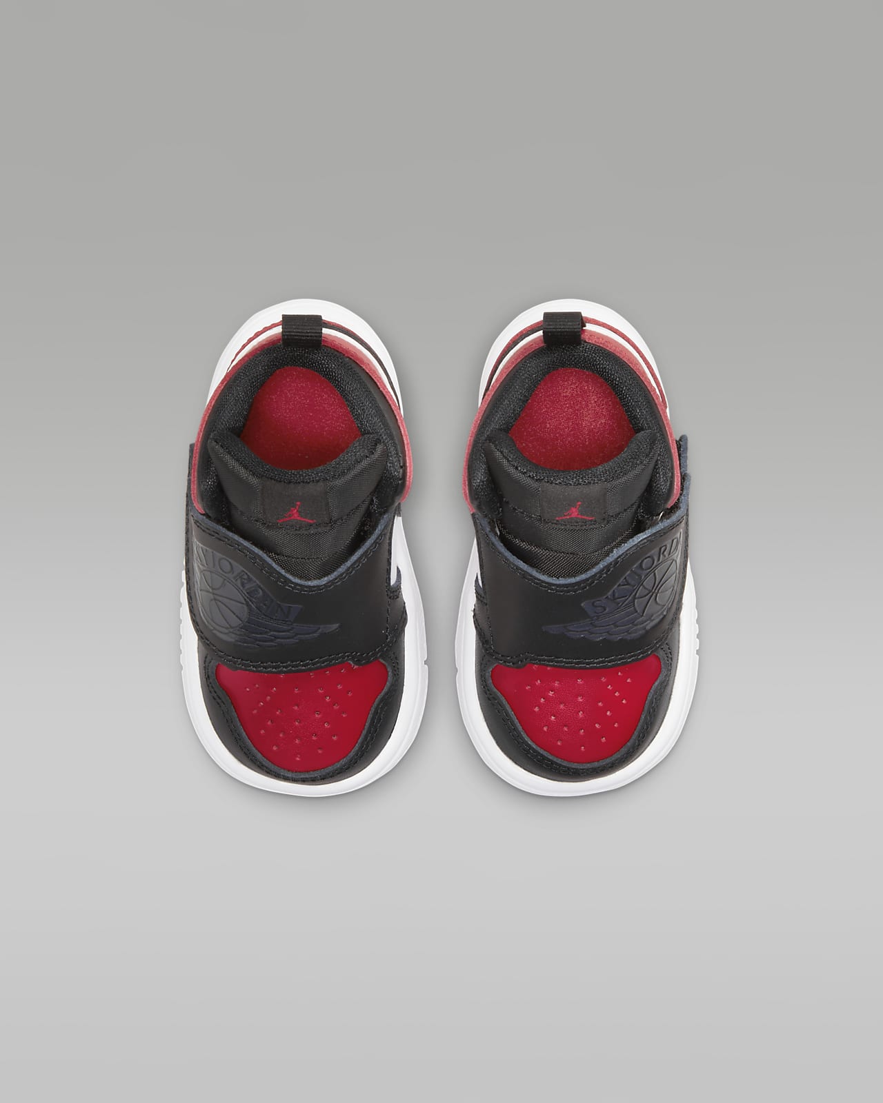 Jordan 1 cielo baby scratch negro/rojo/blanco