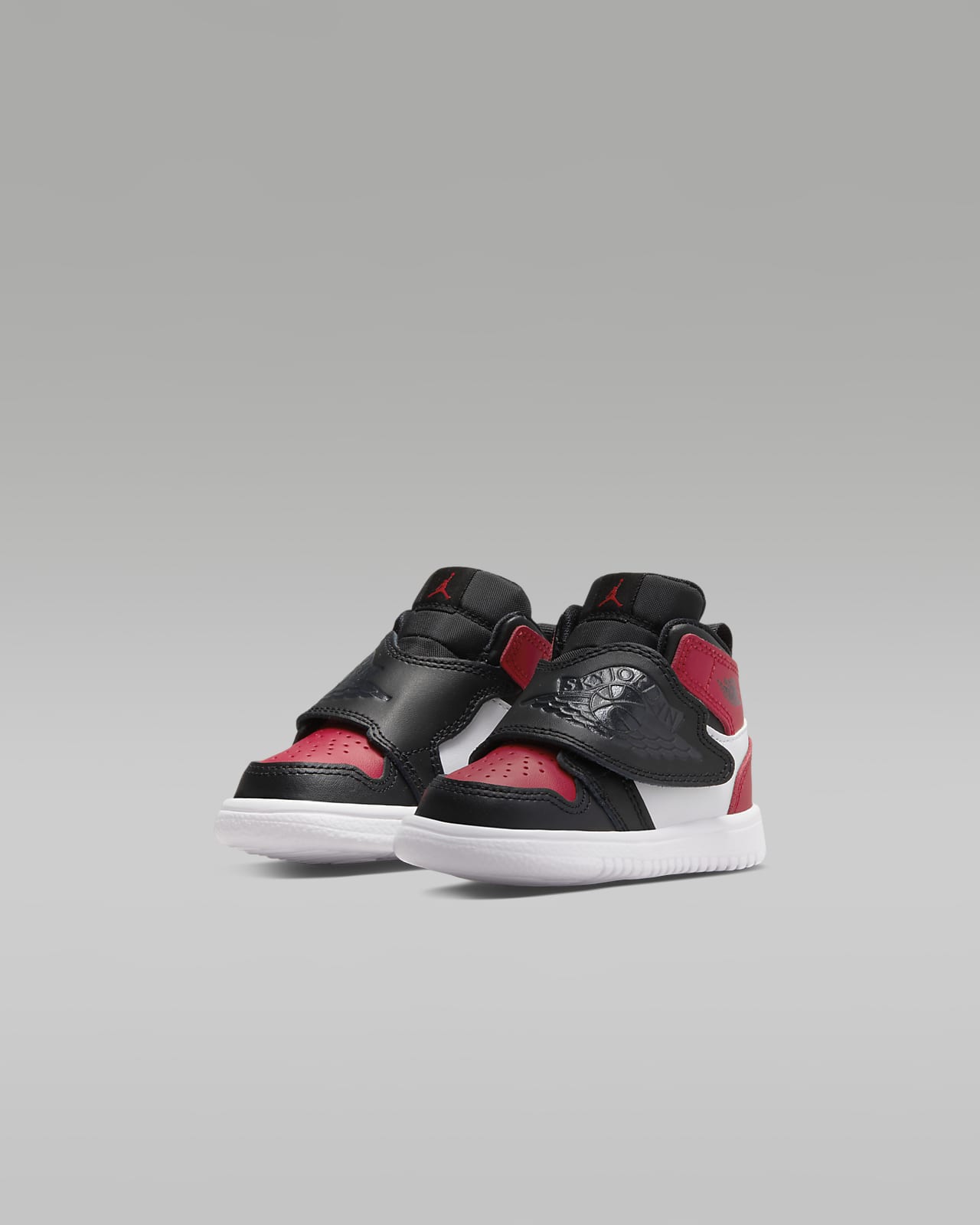 Jordan 1 cielo baby scratch negro/rojo/blanco